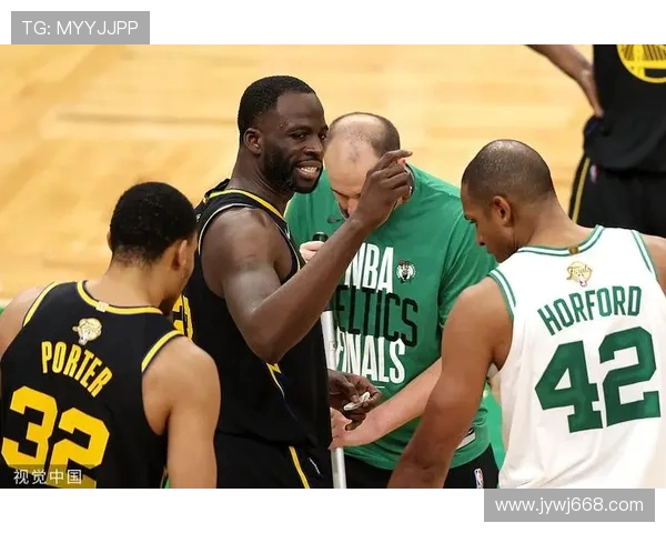 凯尔特人球迷因抗议俱乐部高层在联赛中投掷网球和橙子引发关注